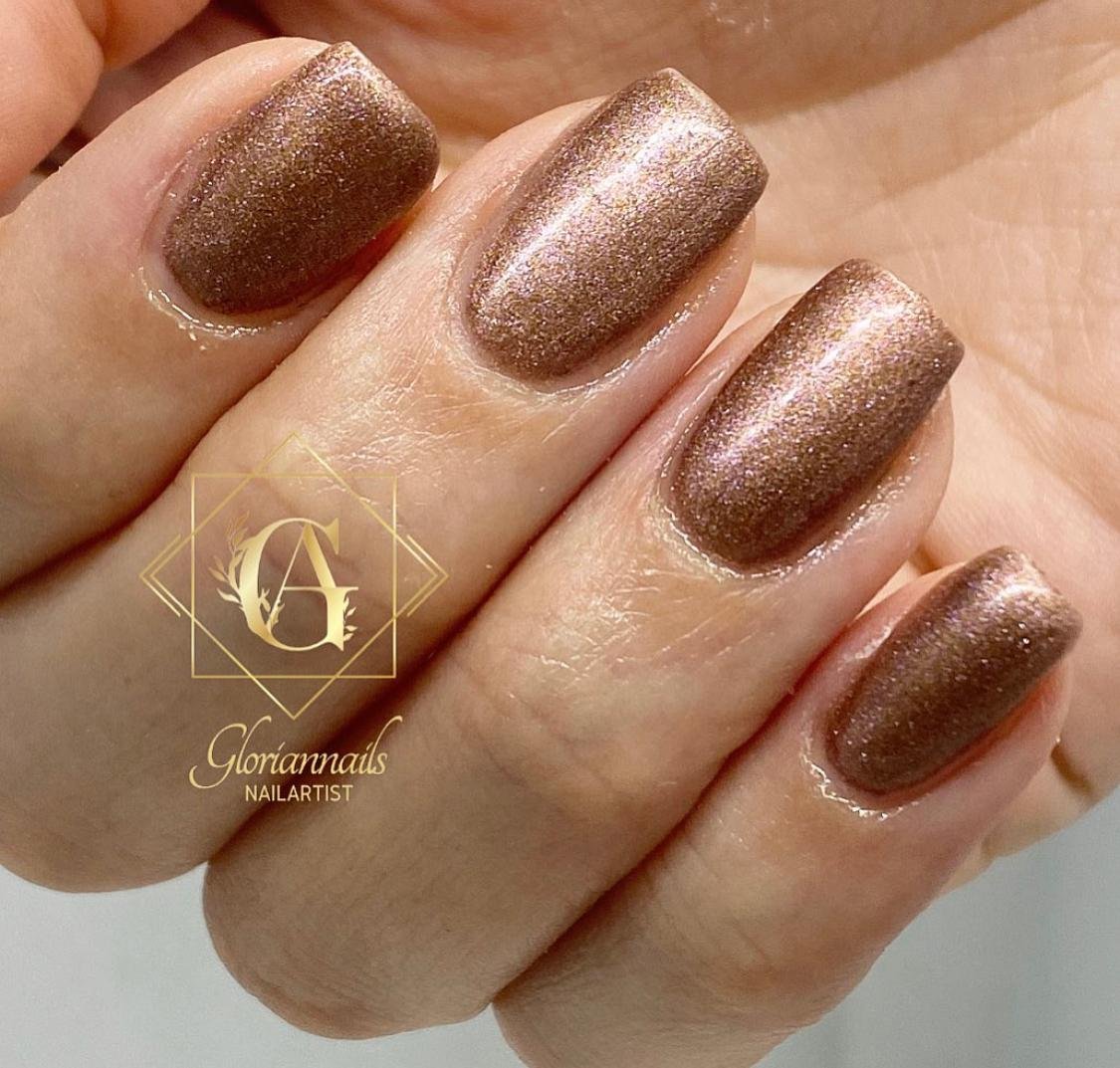 Square-Nägel in Bronze und Kupfer mit feinem Glitzerschimmer – GlorianNails Emmenbrücke